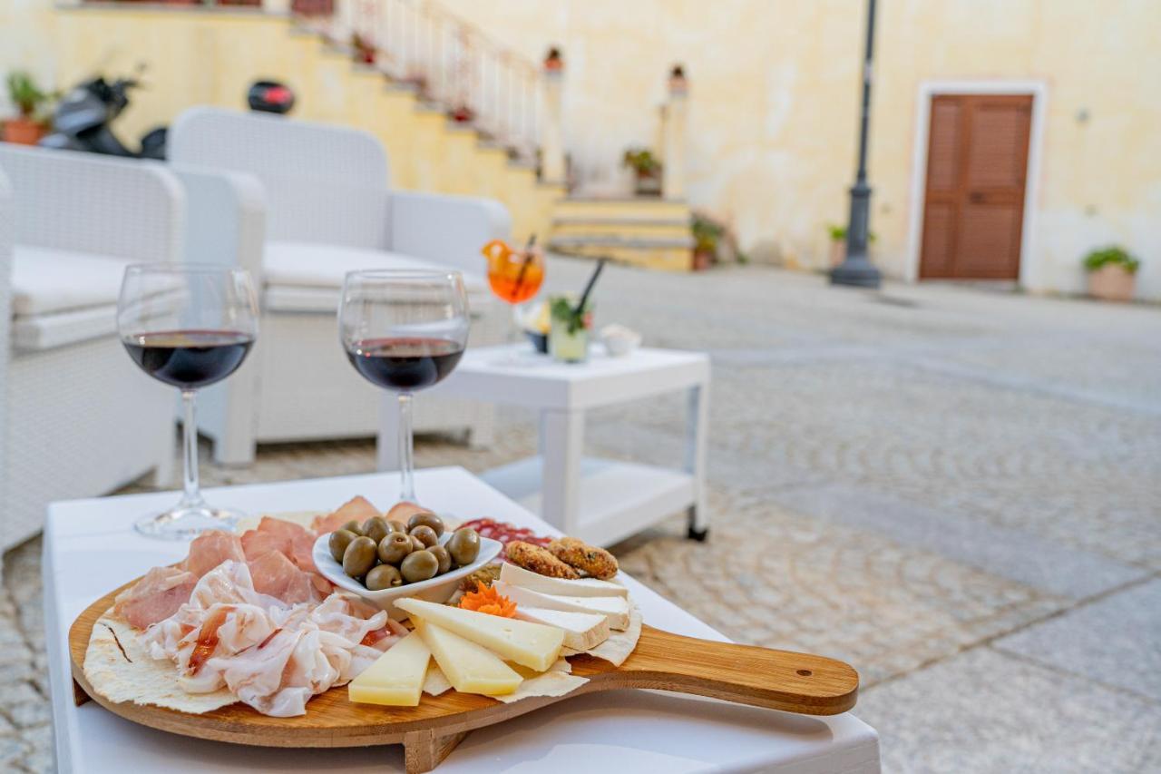 Hotel Marinaro Santa Teresa Gallura Eksteriør bilde