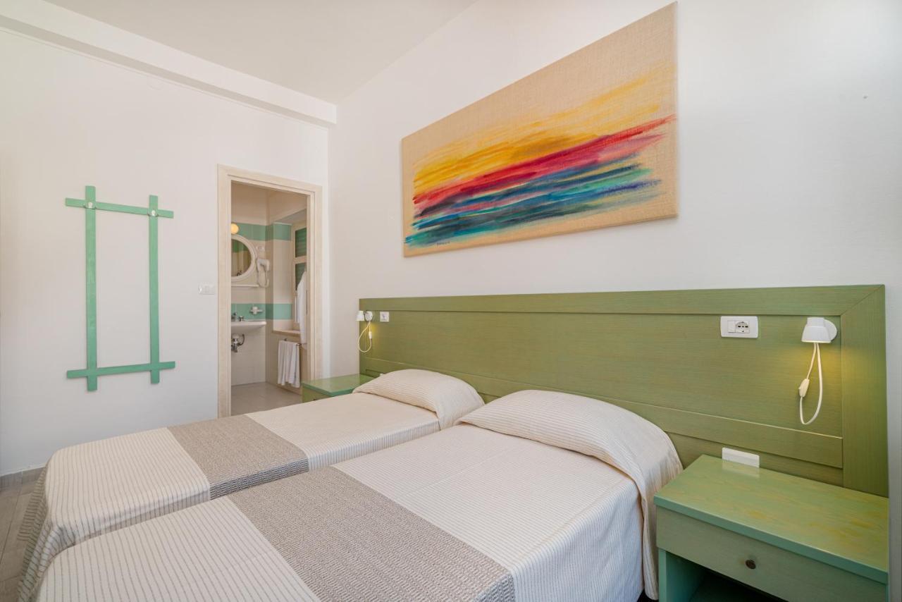 Hotel Marinaro Santa Teresa Gallura Eksteriør bilde