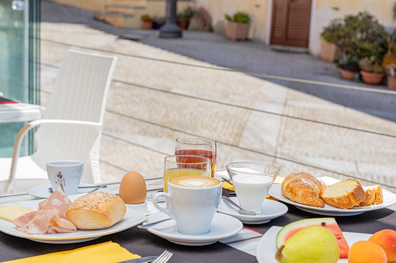 Hotel Marinaro Santa Teresa Gallura Eksteriør bilde