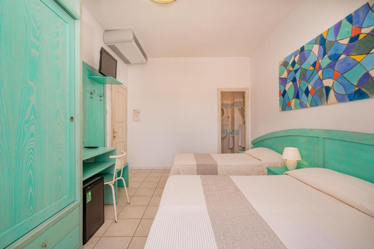 Hotel Marinaro Santa Teresa Gallura Eksteriør bilde